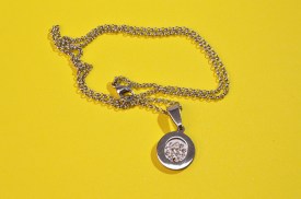 Collar dije redondo con piedras (3).jpg